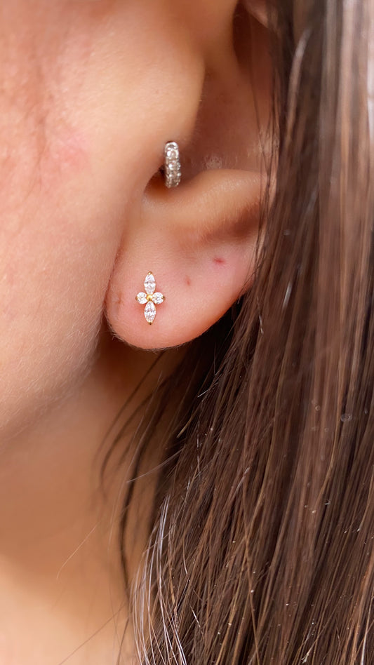 Piercing Fleur de Lys
